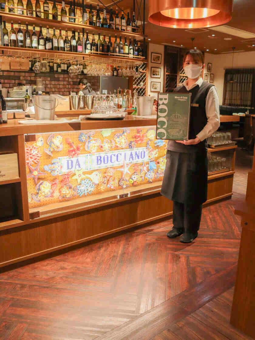 ボッチャーノ　グランフロント大阪店の制服3