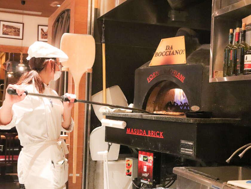 ボッチャーノ　グランフロント大阪店の制服4