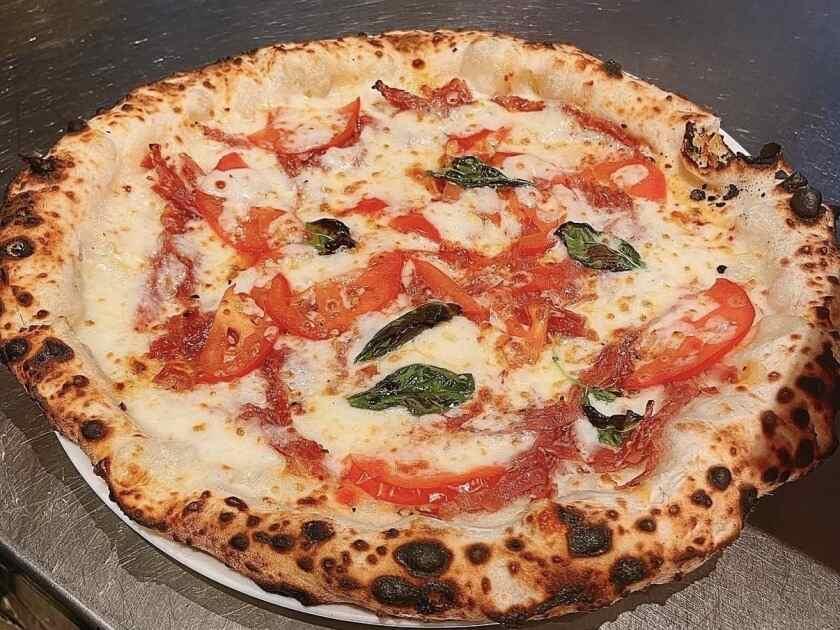 ダ・ボッチャーノ グランツリー武蔵小杉店の制服1