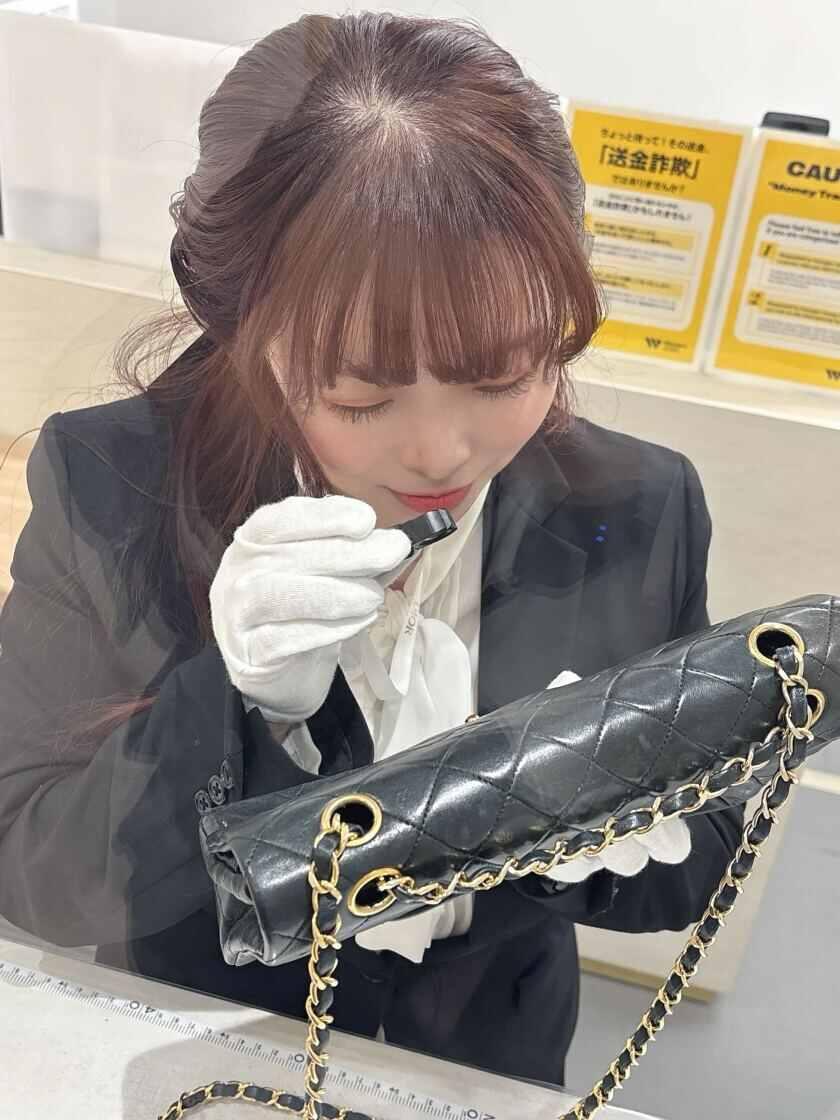 質屋かんてい局 神戸大蔵谷インター店の制服1