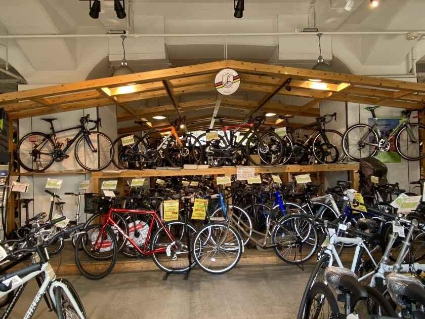 サイクルヒーローなんば店の制服1