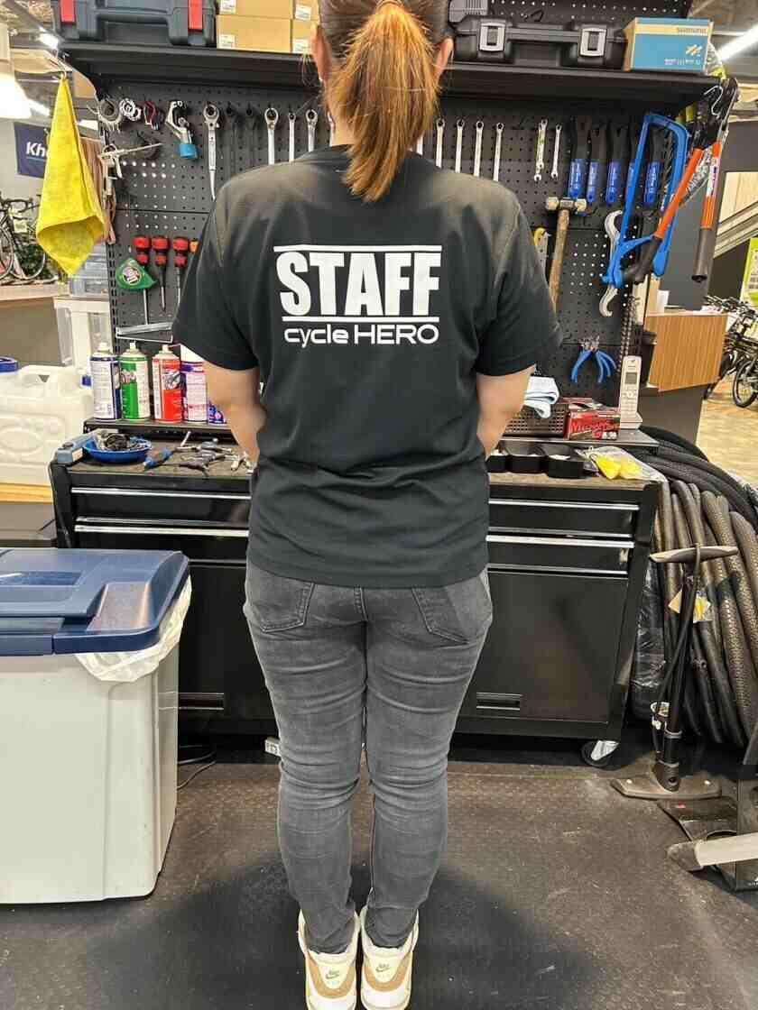 サイクルヒーロー岸和田カンカン店の制服2