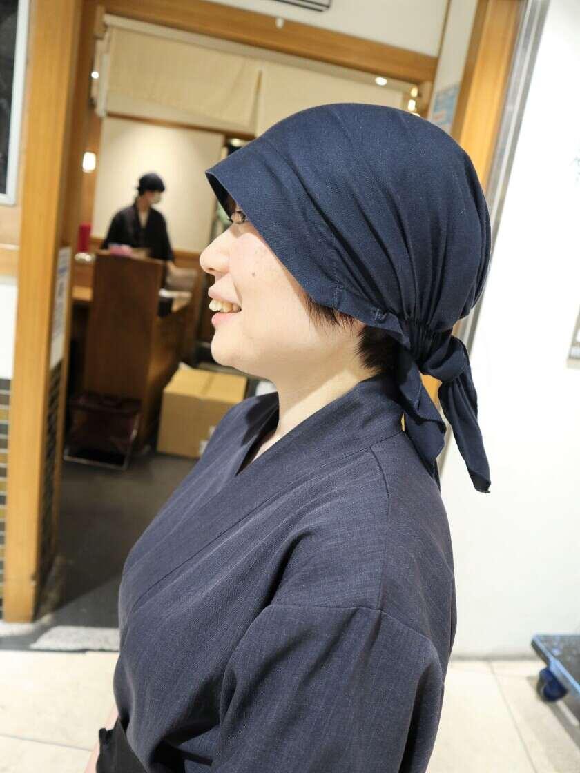 味味香(みみこう) 　京都ポルタ店の制服2