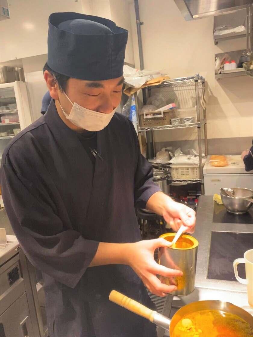 味味香(みみこう) 　京都ポルタ店の制服4