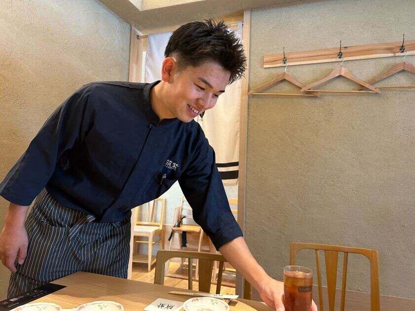 九州酒場『筑紫（つくし）』 KITTE大阪 4階の制服4