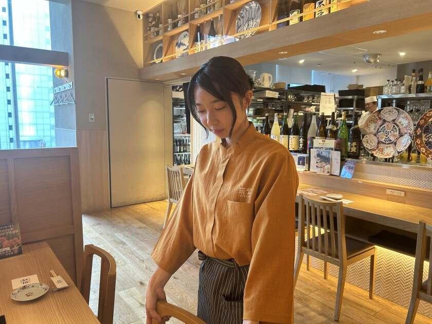 九州酒場『筑紫（つくし）』 KITTE大阪 4階の制服3