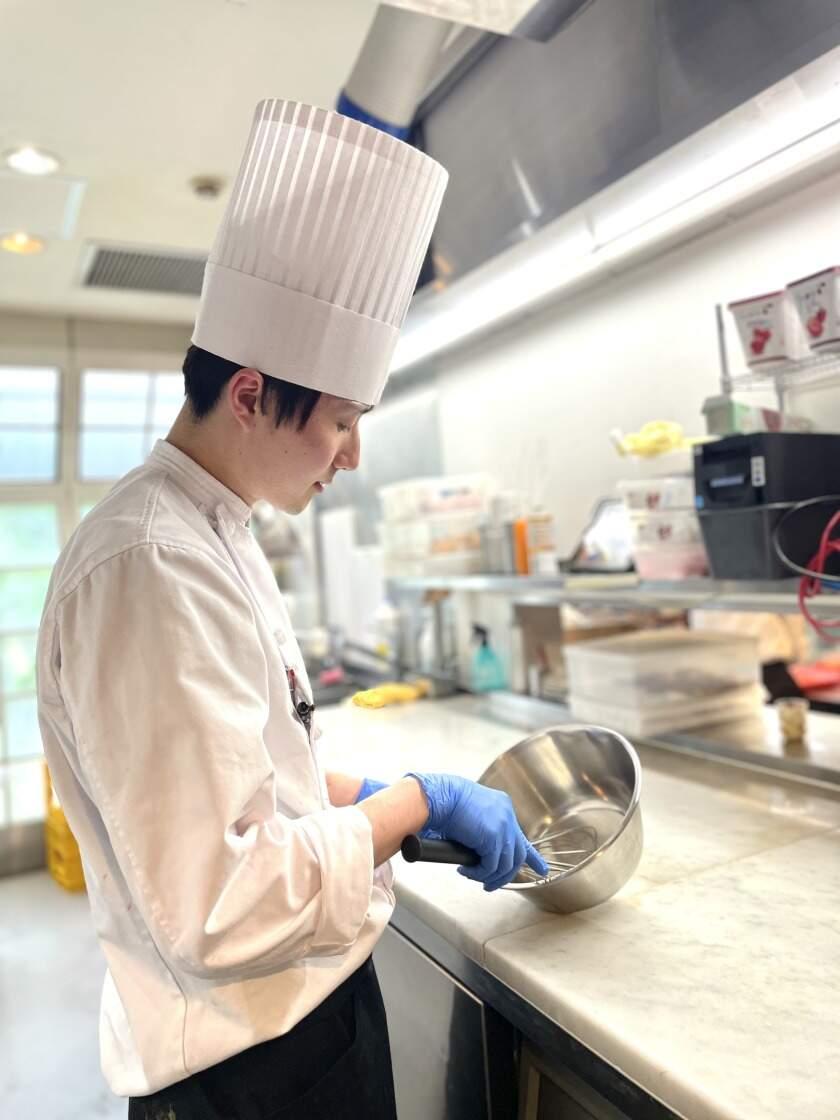 神戸北野ホテルの制服2