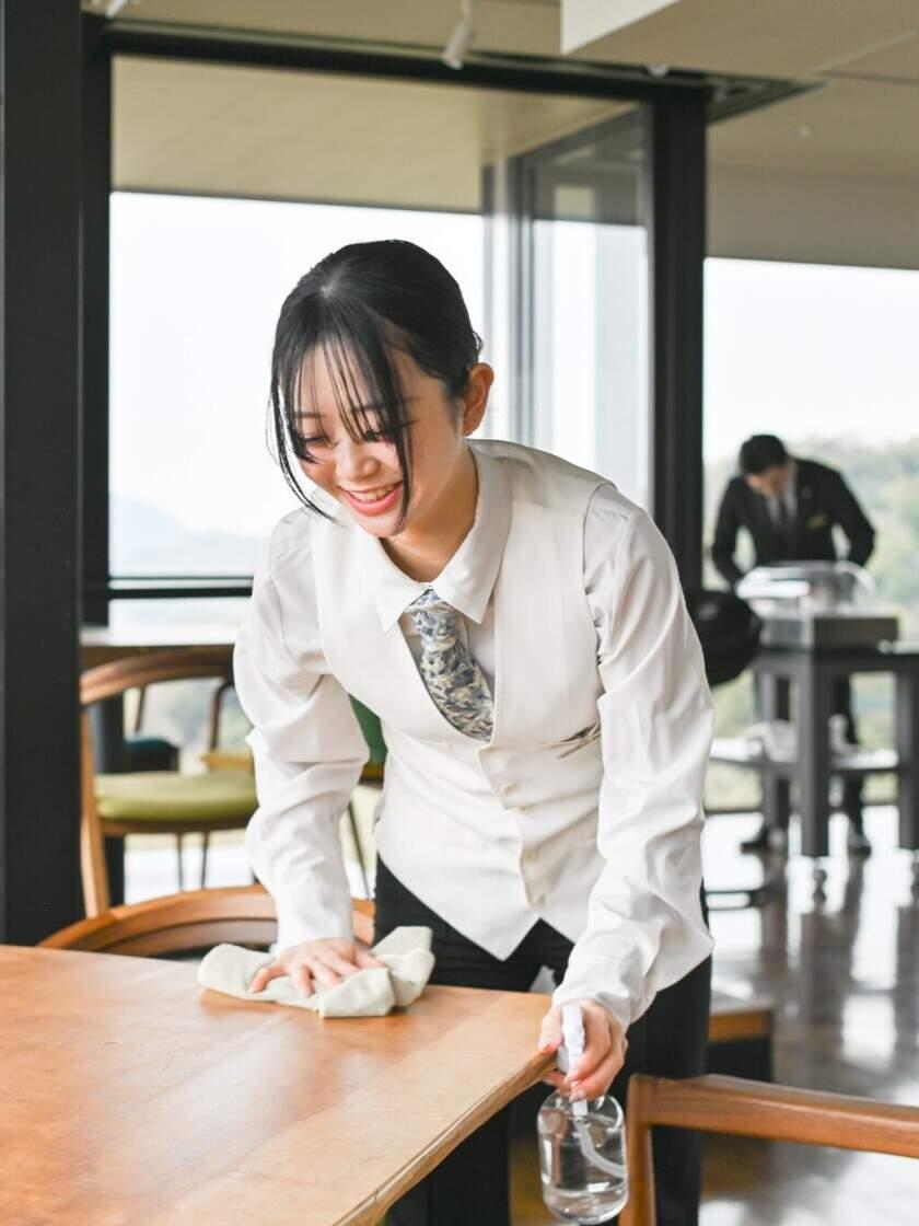 神戸北野テラスの制服2