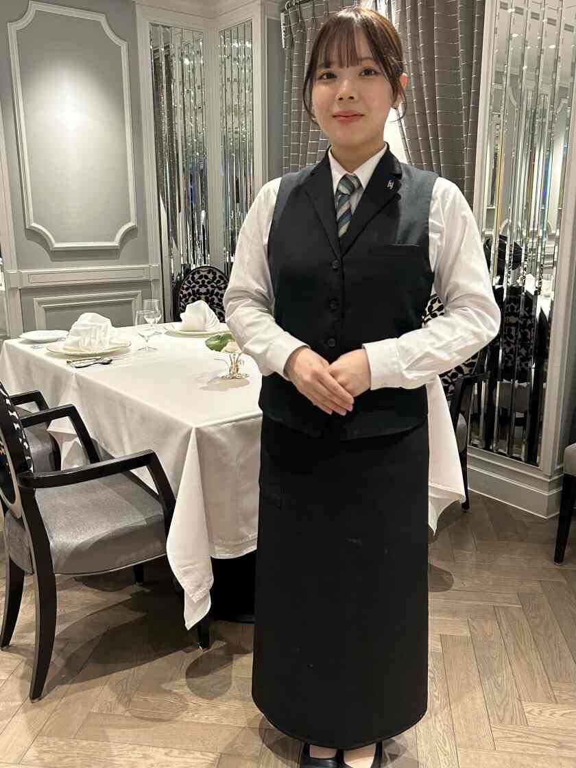 神戸北野ホテル　アッシュイグレックの制服5