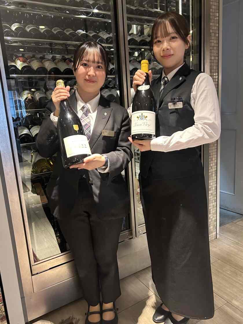 神戸北野ホテル　アッシュイグレックの制服4