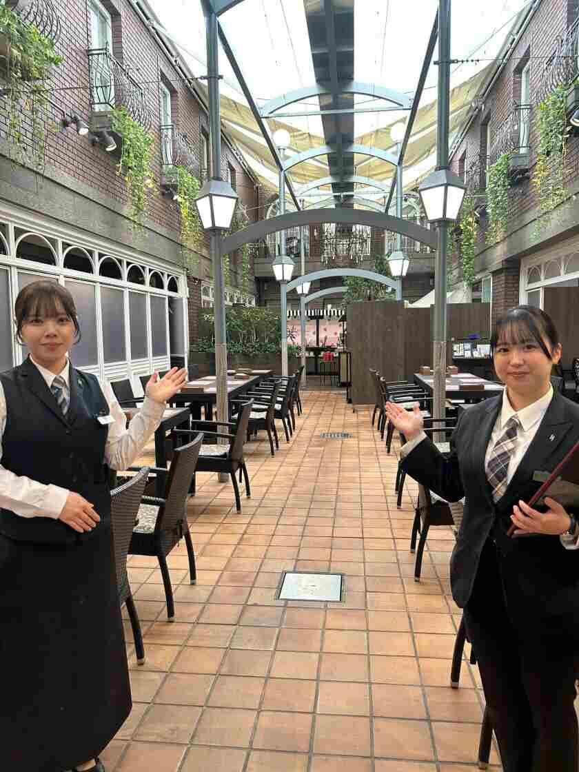 神戸北野ホテル　アッシュイグレックの制服2