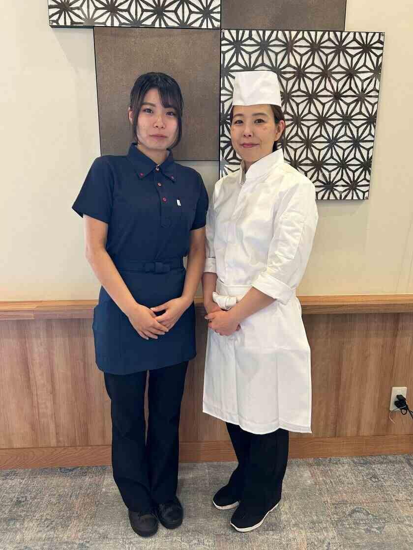 Standing 鮨 Bar yasuke（株式会社銚子丸）の制服2