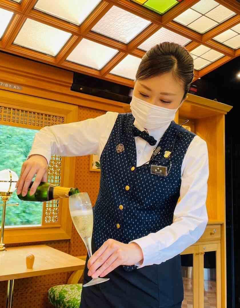 株式会社ハートピア　パーティプロ本部の制服2