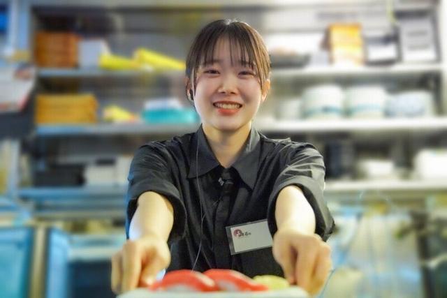 日払い◎履歴書不要！髪型髪色自由/週2日～OK！ホール・キッチン(フード・飲食、新宿区)のイメージ画像