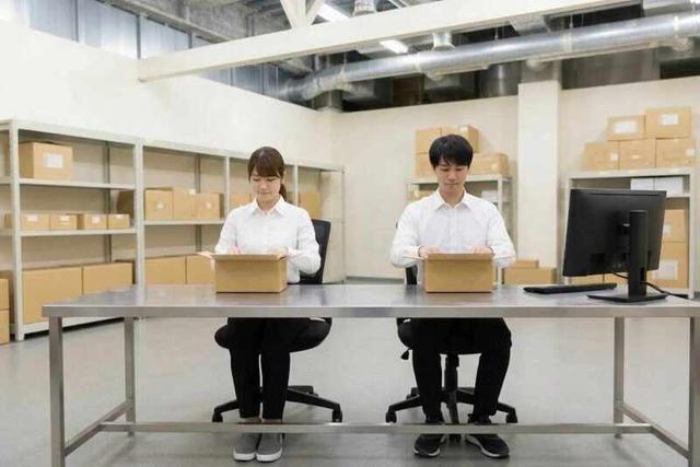 通販サイトの返品商品の確認スタッフ！未経験OK！日勤×残業なし(軽作業・物流、大東市)のイメージ画像