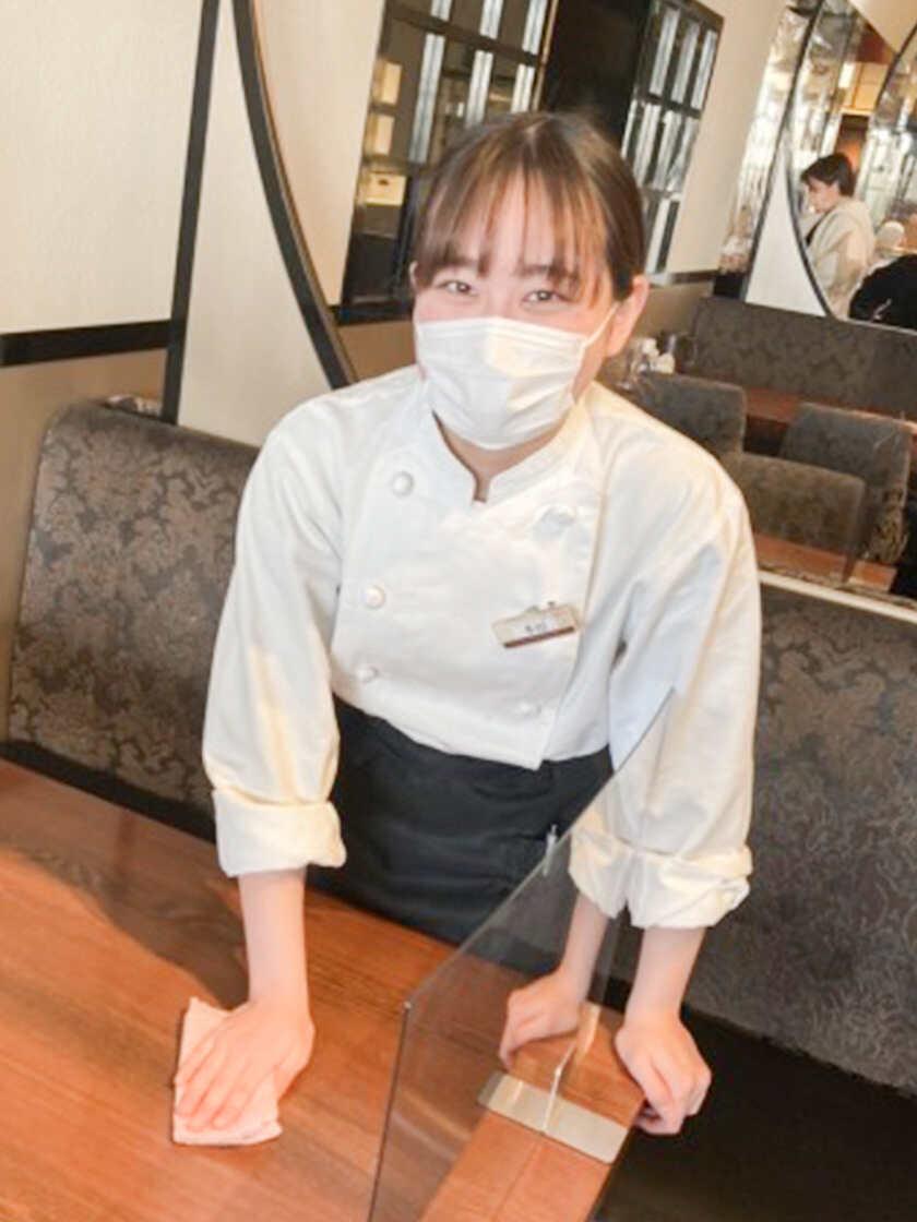 花粥　越谷レイクタウン店の制服1