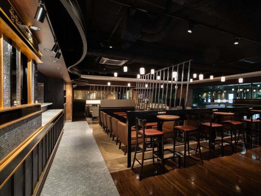 バラトンカフェ表参道店の制服1