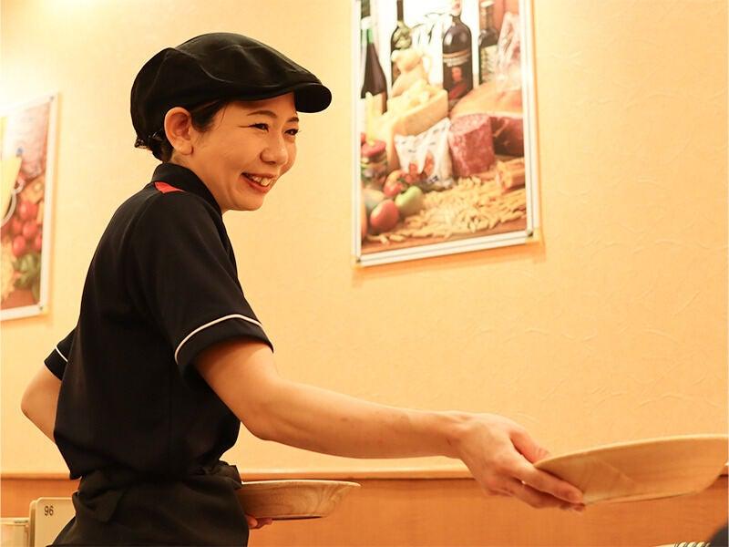 サイゼリヤ　日暮里東口店の仕事画像2