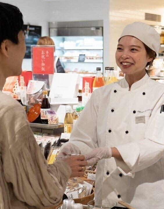 DEAN & DELUCA　八重洲店の制服1