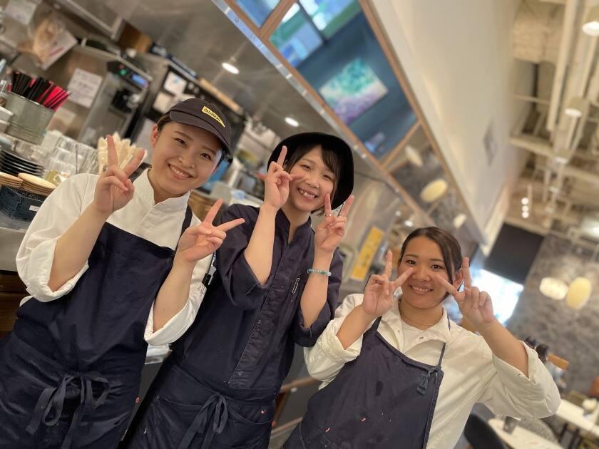 伊右衛門カフェ ラゾーナ川崎の制服1