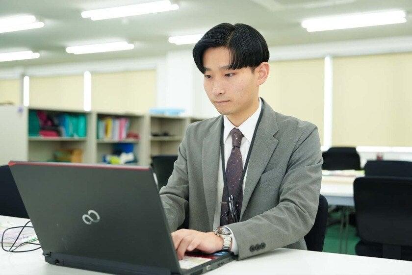 サクラサービス株式会社の制服2