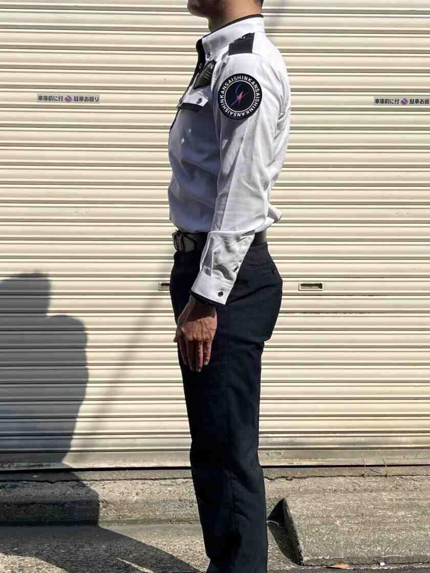 新関西企業警備株式会社　採用担当の制服1