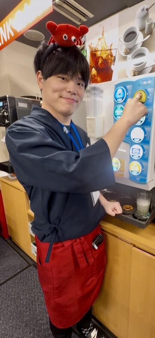 かにざんまい新宿店の制服4