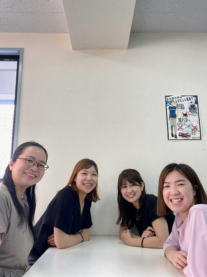 ログロール福岡支店の制服1