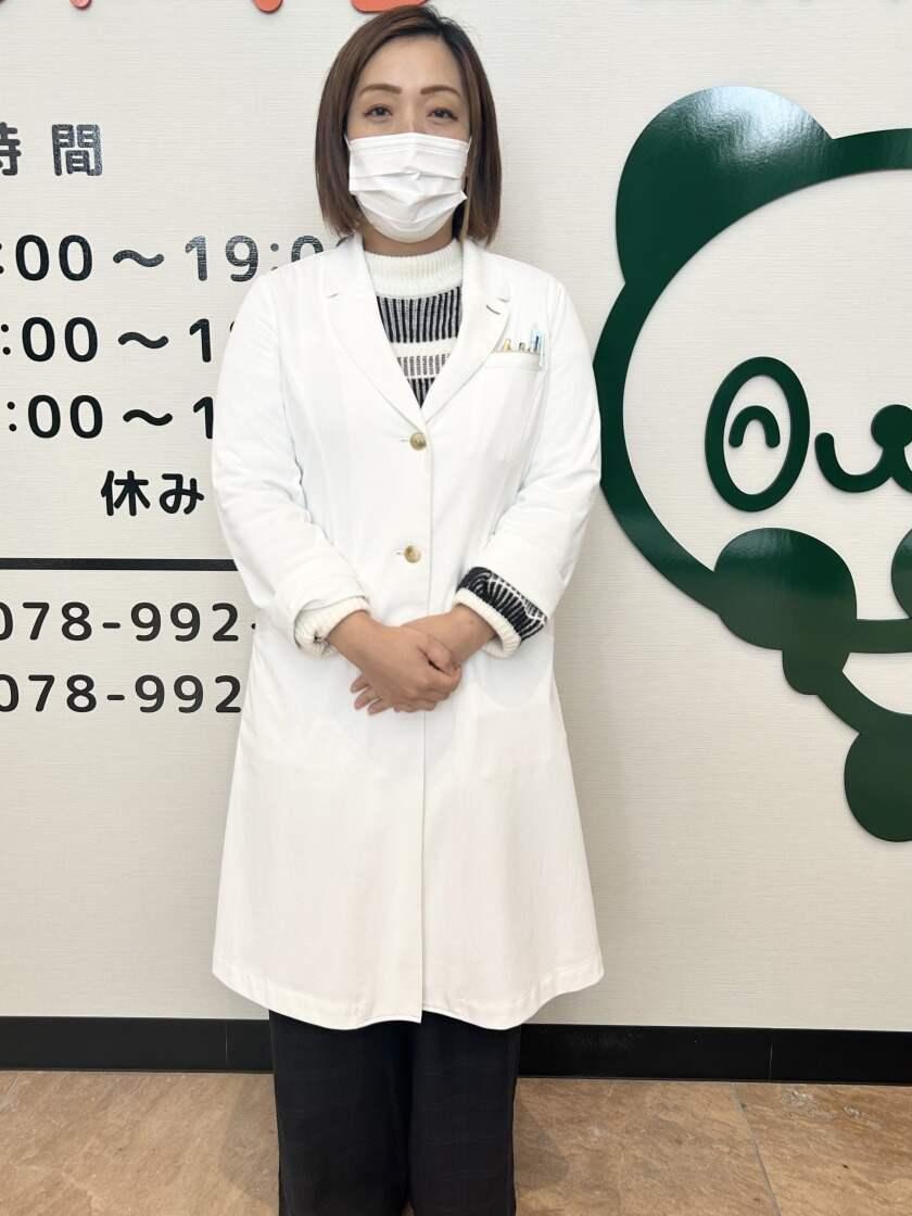 ジャパンファーマシー　西神中央薬局の制服3