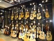 JEUGIA 三条本店　CD/DVDフロアの制服1