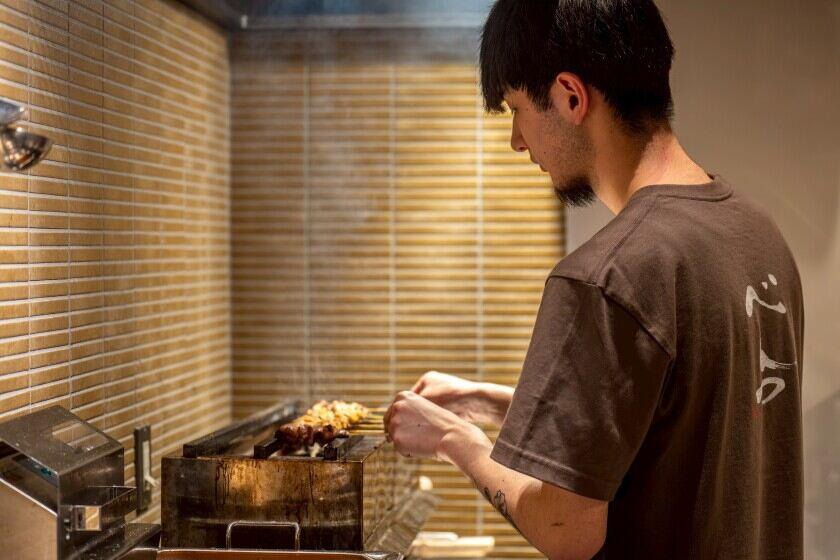 炭火焼鳥べんつの制服2