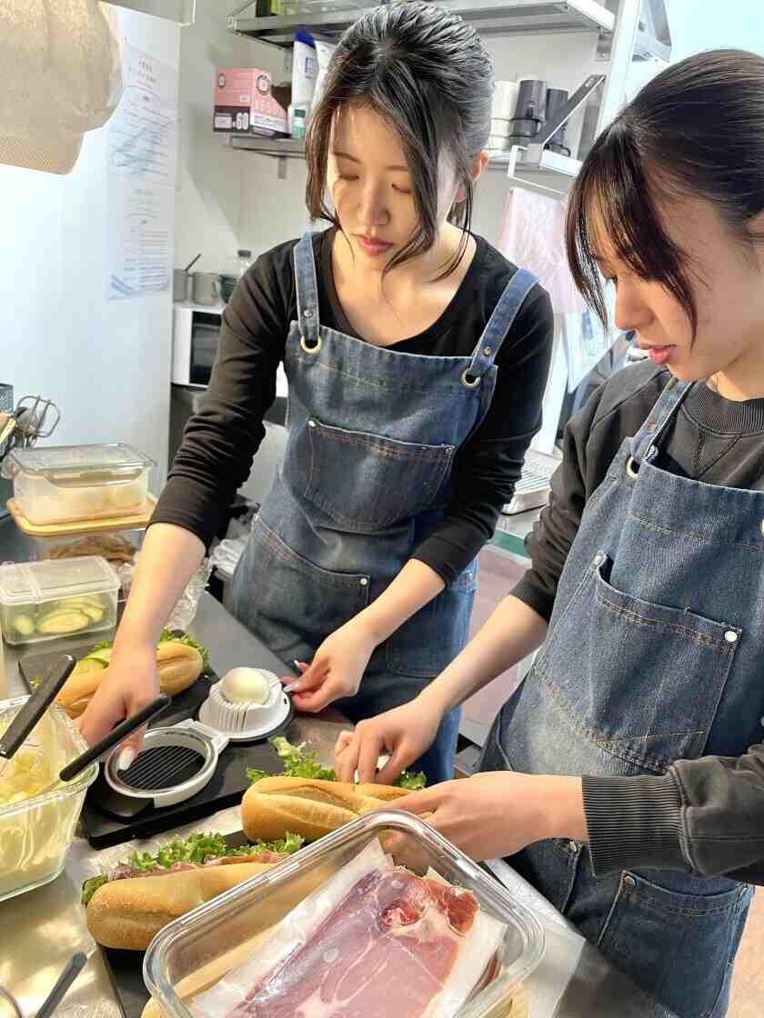 KITANO cafe CREDOの制服4