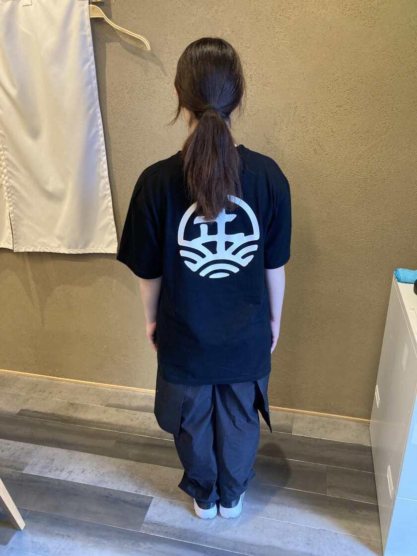 麵屋いしヰ（株式会社ドラマティック）の制服3