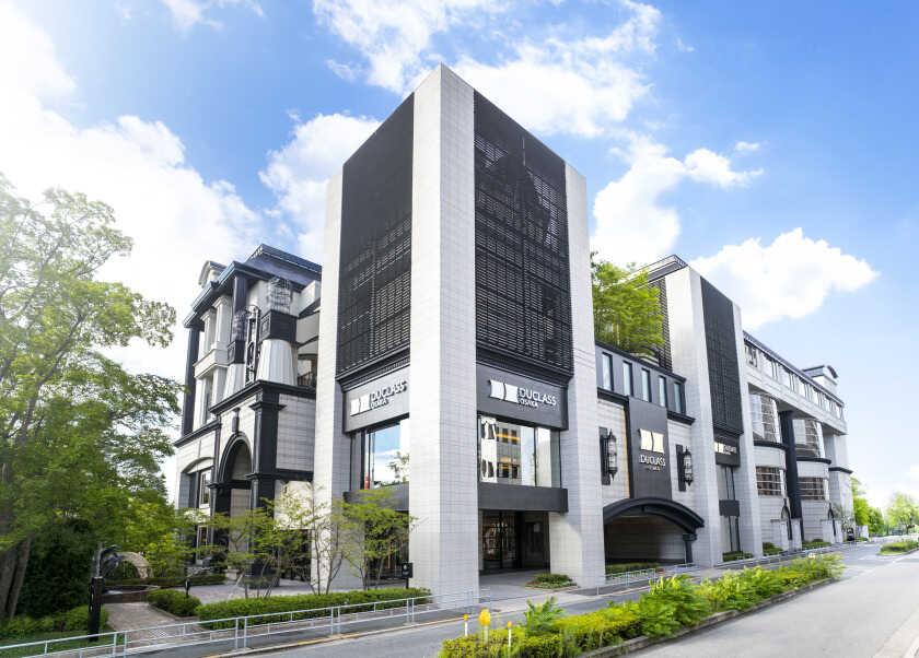 八尾支店の制服2