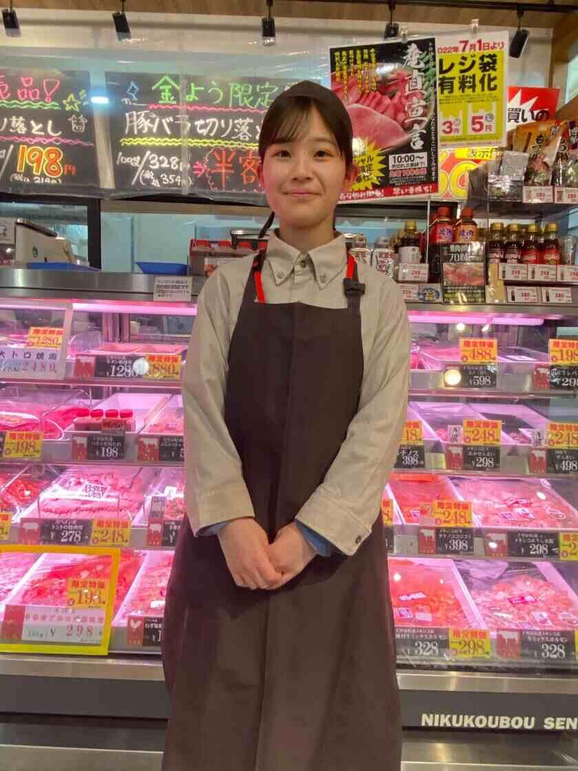 肉工房千里屋 みのおキューズモール店の制服1