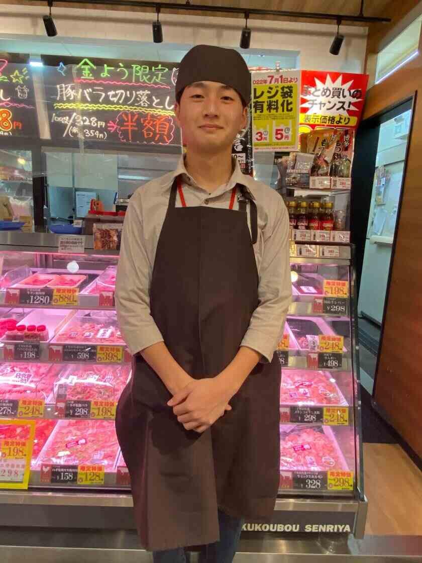 肉工房千里屋 みのおキューズモール店の制服2