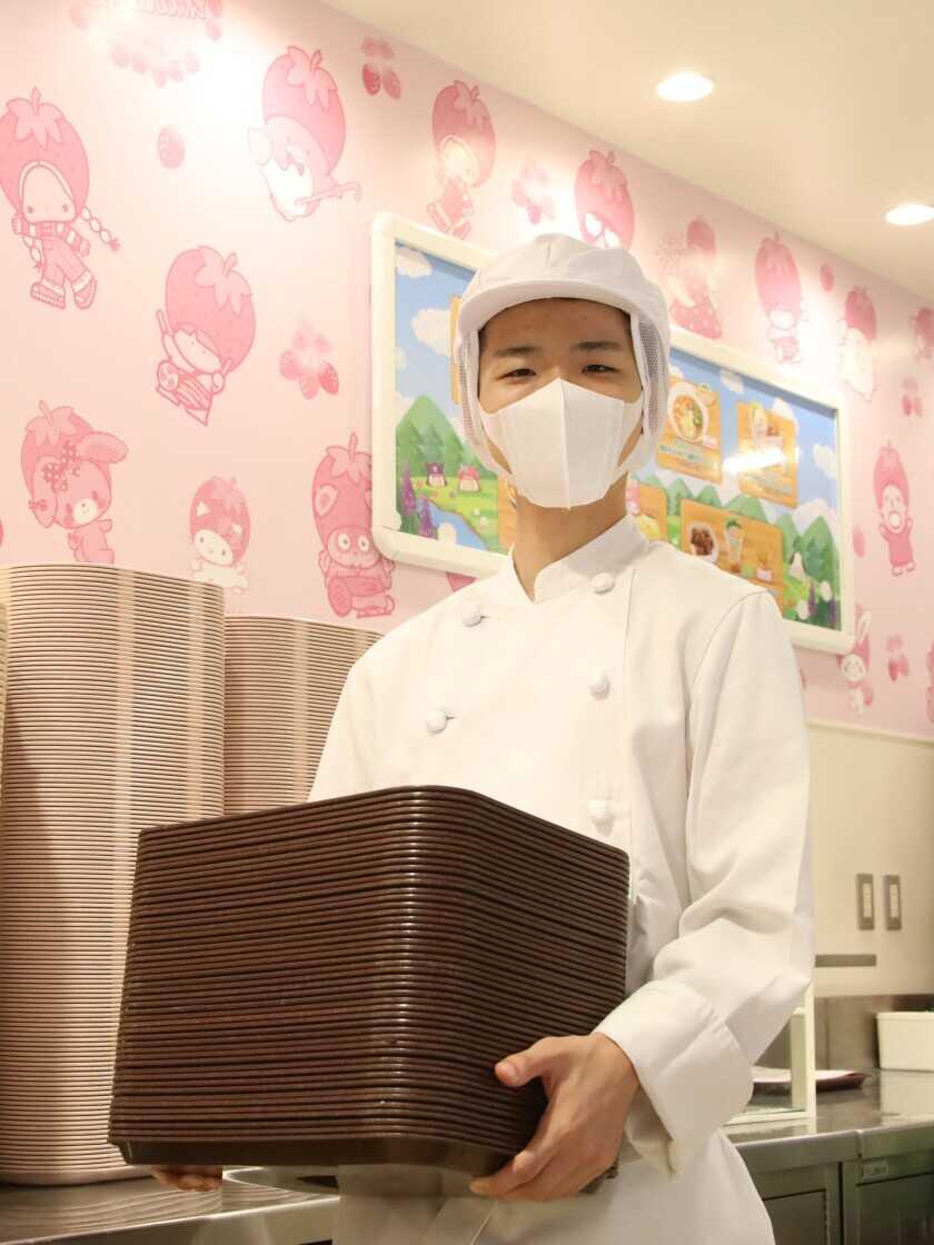 サンリオピューロランド　（運営：株式会社サンリオエンターテイメント）の制服1