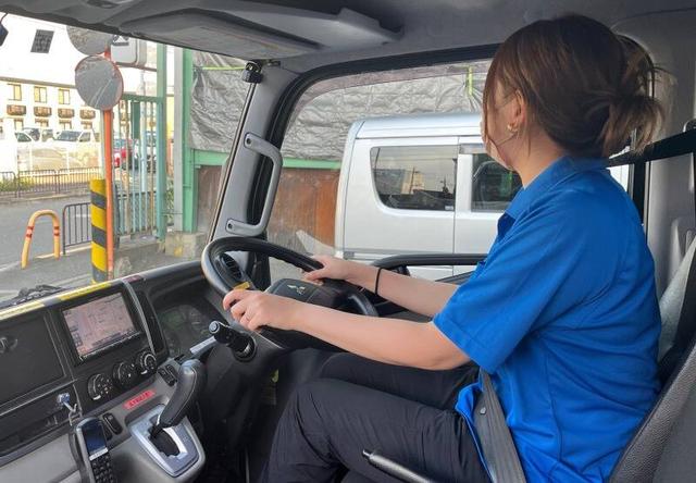 お昼の仕事♪未経験ok☆シニア・女性活躍中／２トン◆ルート配送(軽作業・物流、摂津市)のイメージ画像