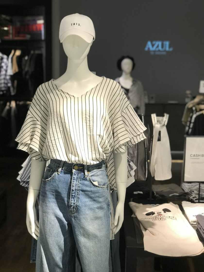 AZUL by moussy　軽井沢・プリンスショッピングプラザ店の制服1