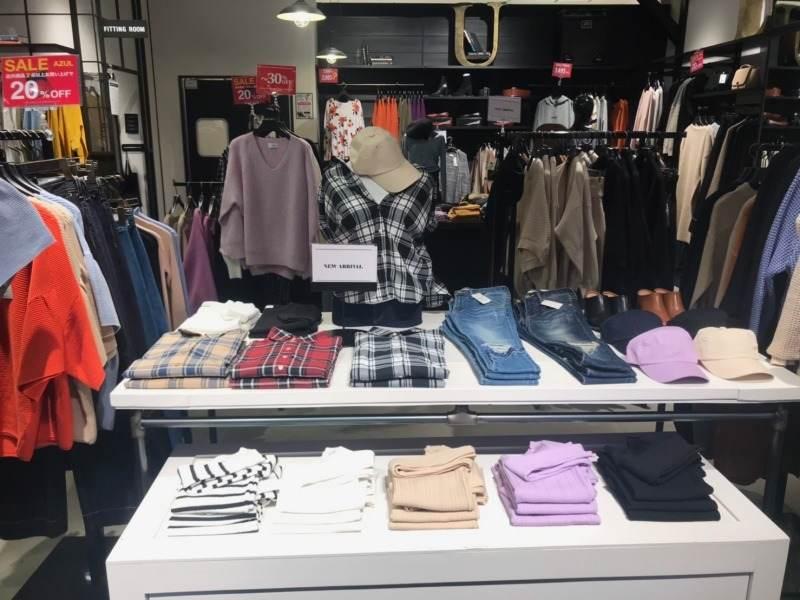 AZUL by moussy　軽井沢・プリンスショッピングプラザ店の仕事画像1