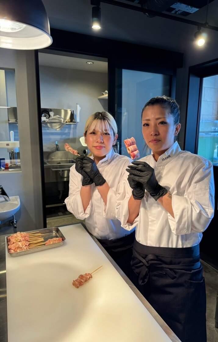 串やきと炉端いっしん　大和八木店の制服1