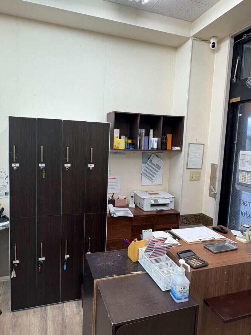 美容室ハッピー 南流山店の制服1