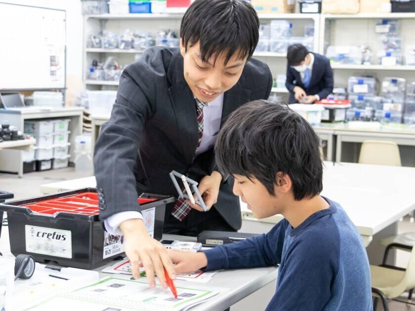 ロボット科学教育Crefus柏校の制服4