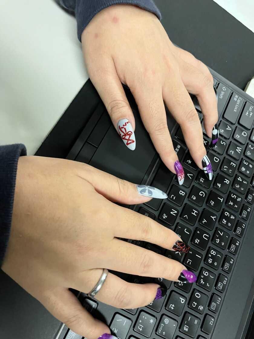 バーチャレクス九州株式会社採用係の制服1