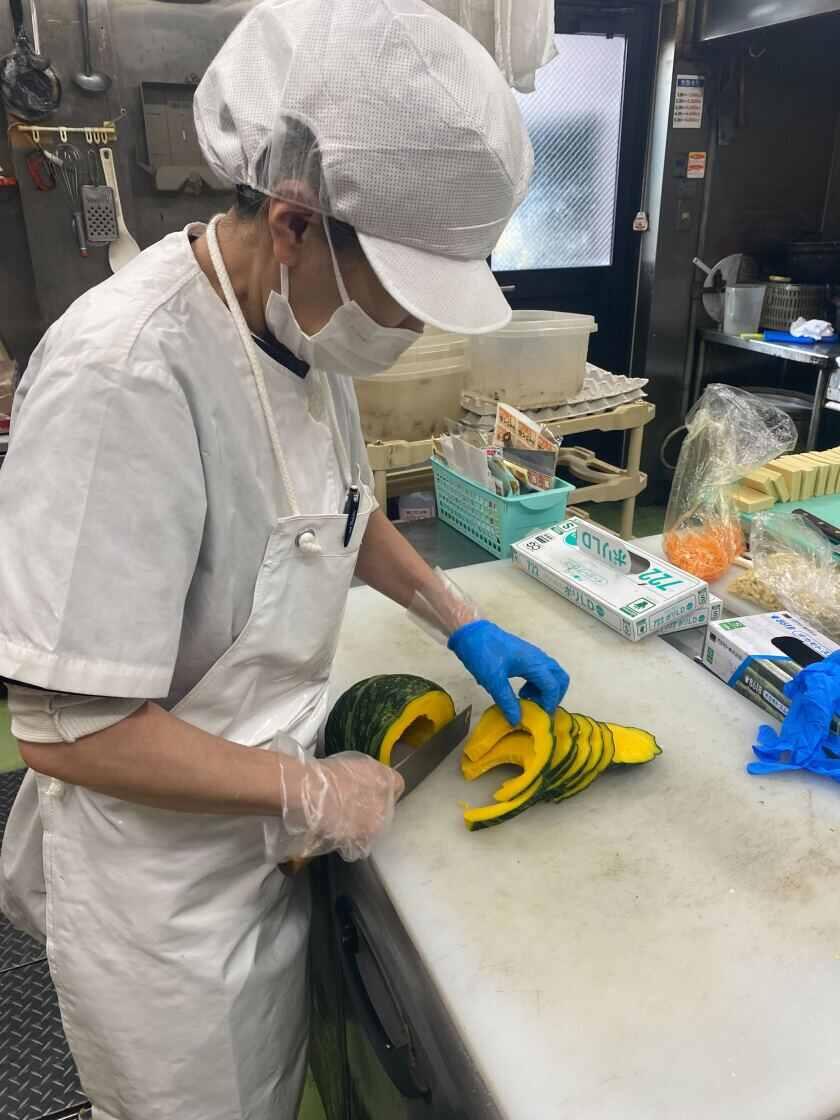 ハッピー六原三室戸店の制服1