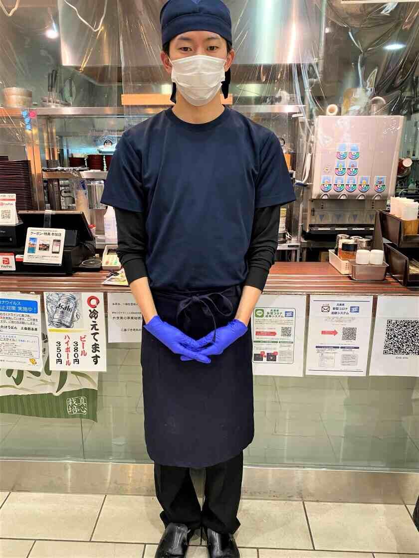 釜たけうどん　明石焼　横浜ベイサイド店の制服5