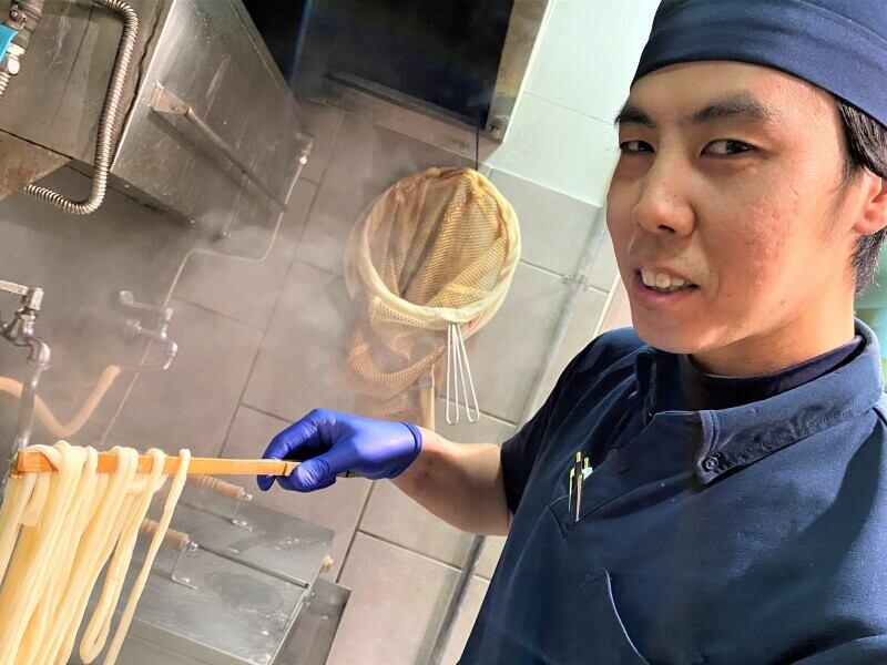 釜たけうどん 三田親子丼 神戸三田プレミアムアウトレット店の仕事画像2