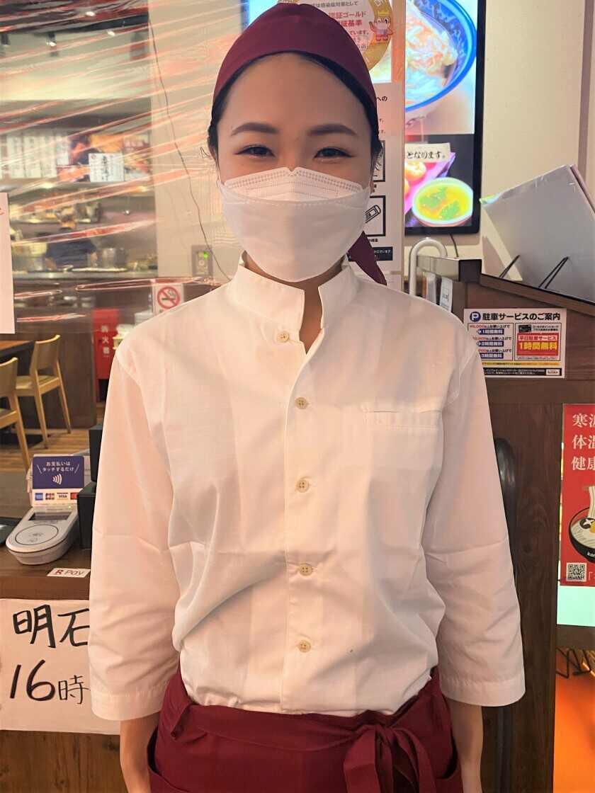 釜たけうどん　明石焼　横浜ベイサイド店の制服2