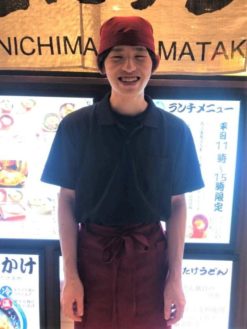 釜たけうどん めっせ熊 ラゾーナ川崎プラザ店の制服1