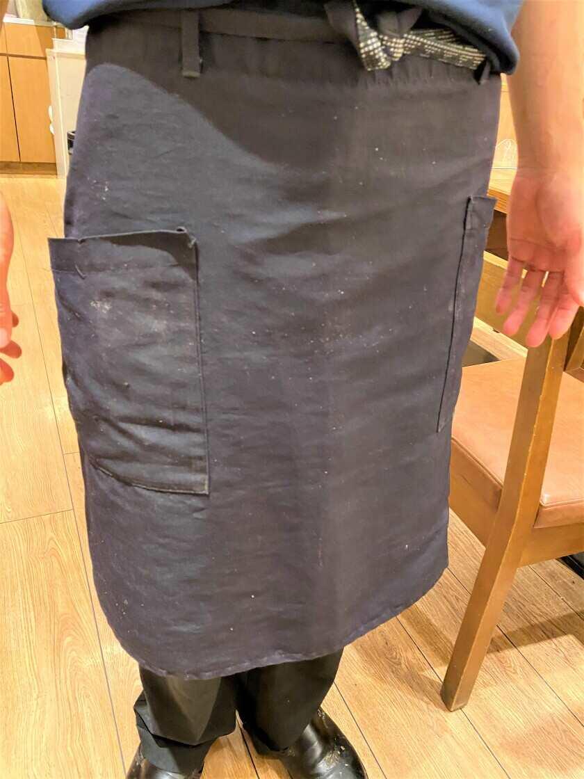 お好み焼き 五郎っぺ食堂　JR大阪駅桜橋口店の制服3